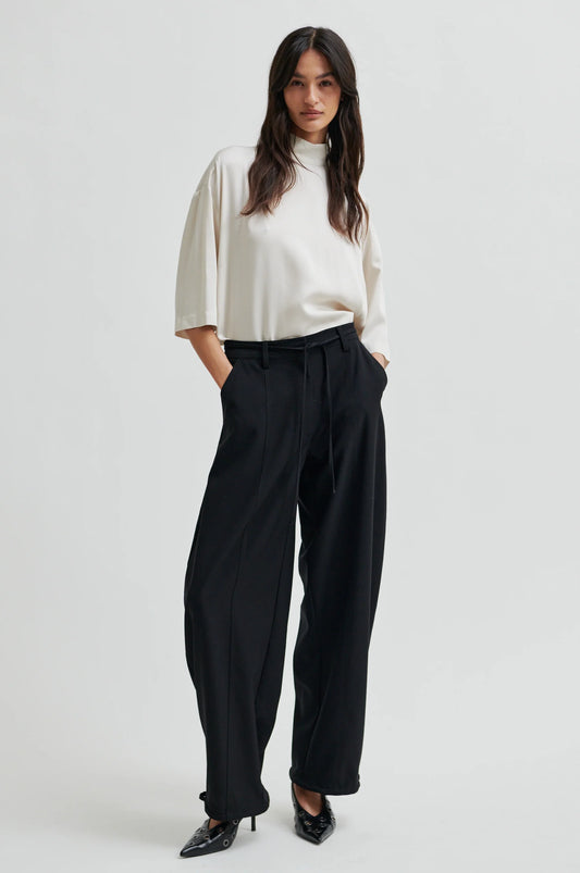 Second Female Twist Tee