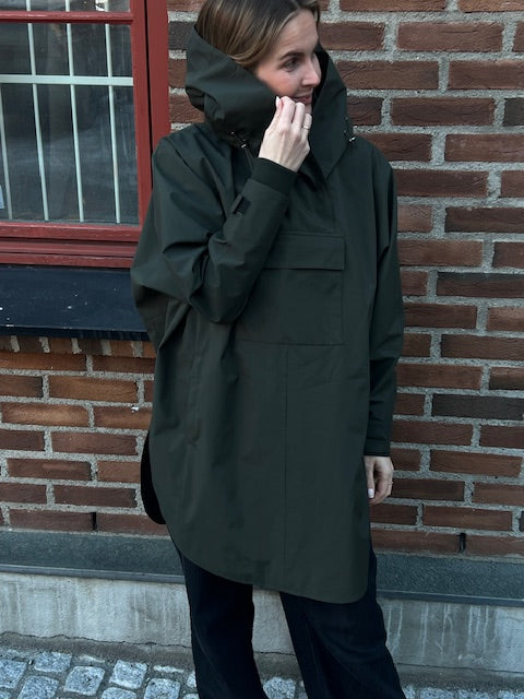 Aleksander Lily Poncho Olivie