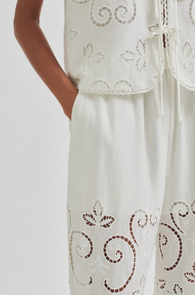 Second Female Vilma Bukse