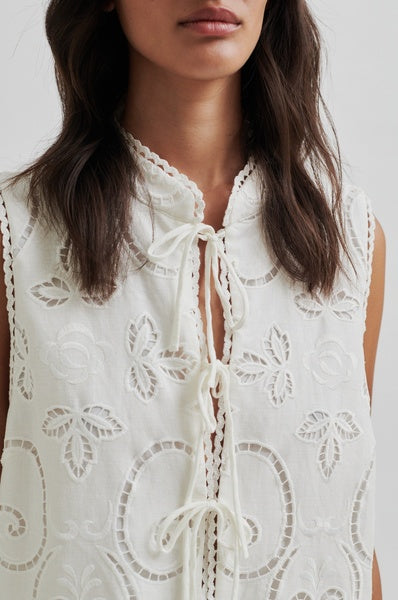 Second Female Vilma Topp