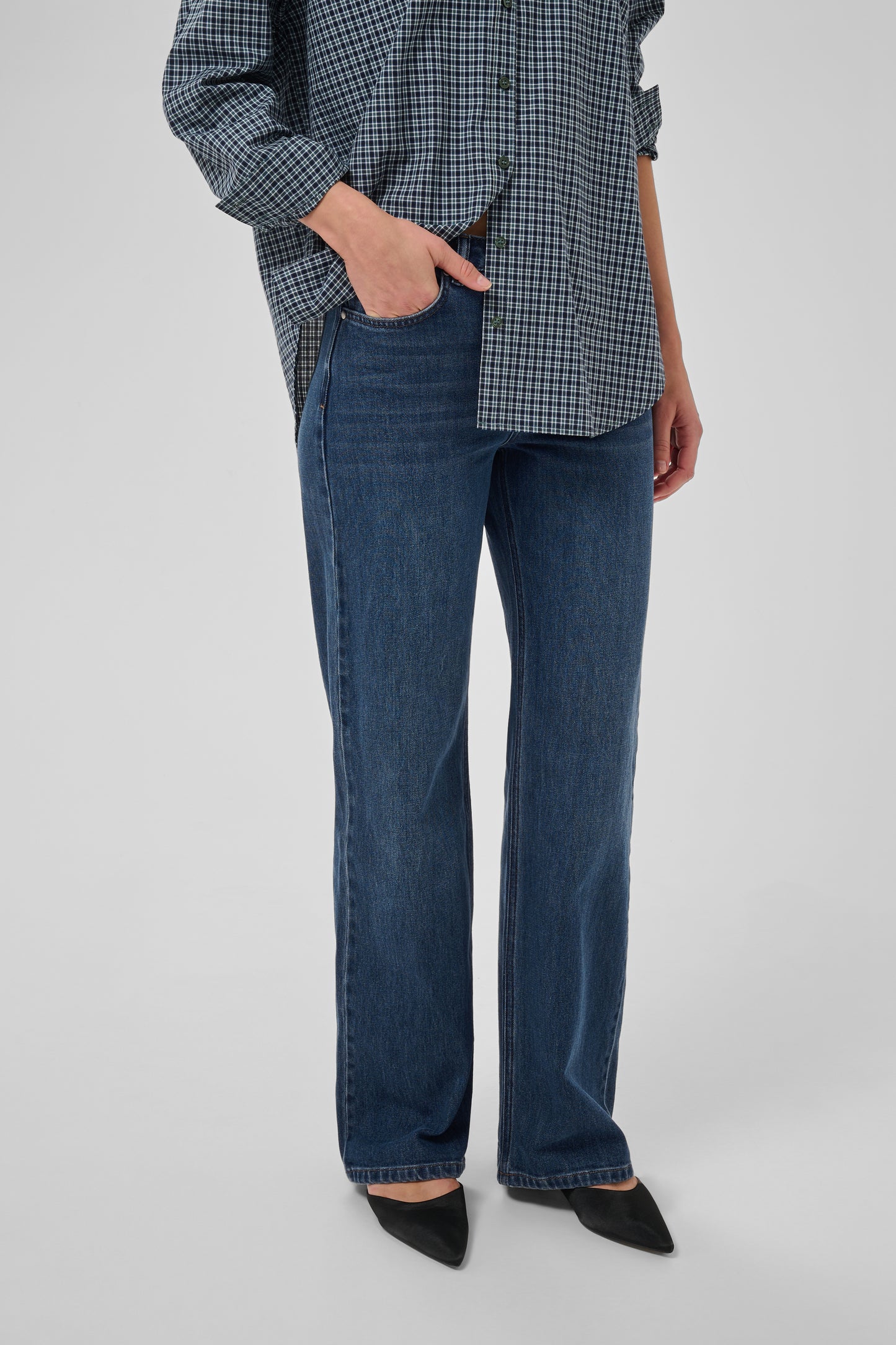 My Essential Wardrobe 05 The Louis Wide Dark Blue Retro Wash Jeans