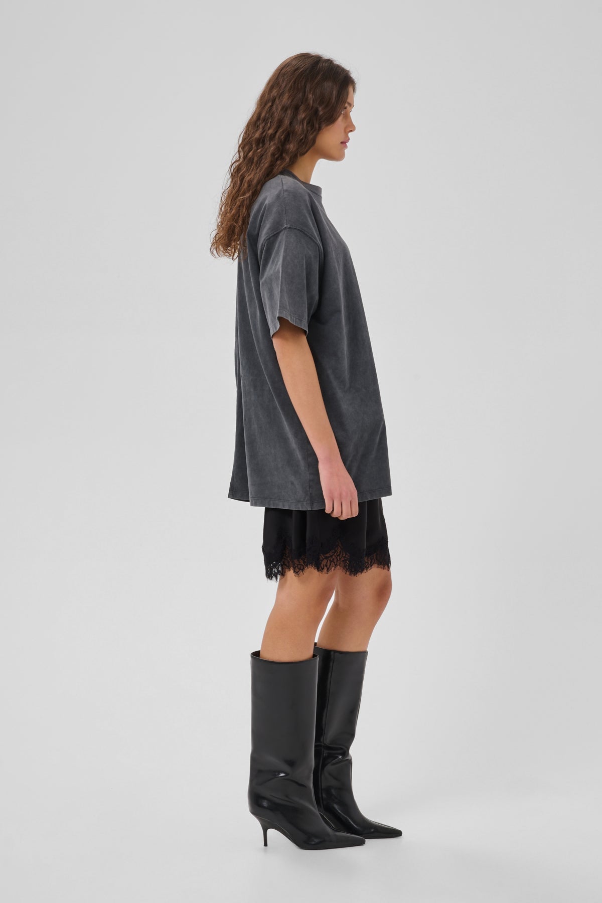 My Essential Wardrobe Brenda Lace Skirt Black