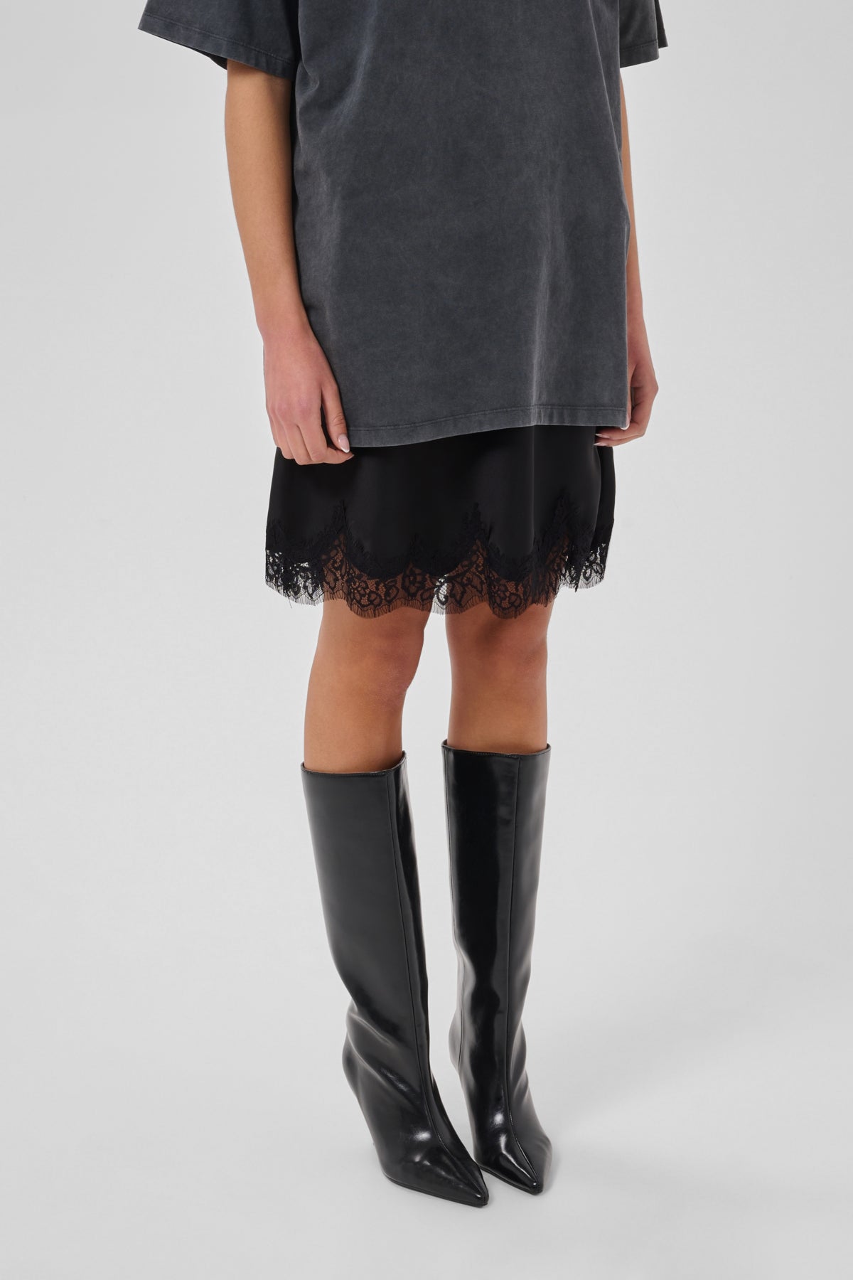 My Essential Wardrobe Brenda Lace Skirt Black