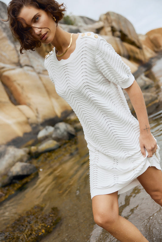 Katrin Uri The Wave Nicole Kjole