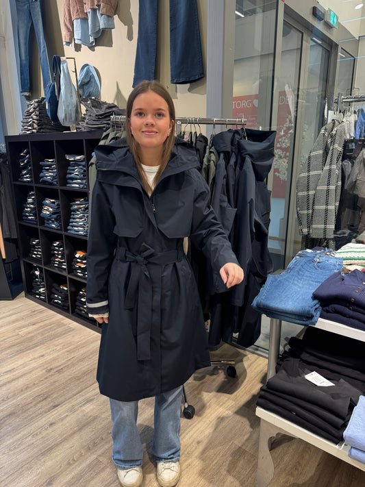 Aleksander Mona Jakke