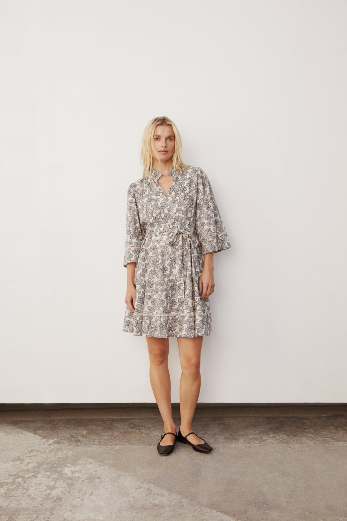 Part Two Destiny Dark Navy Leaf Print kjole