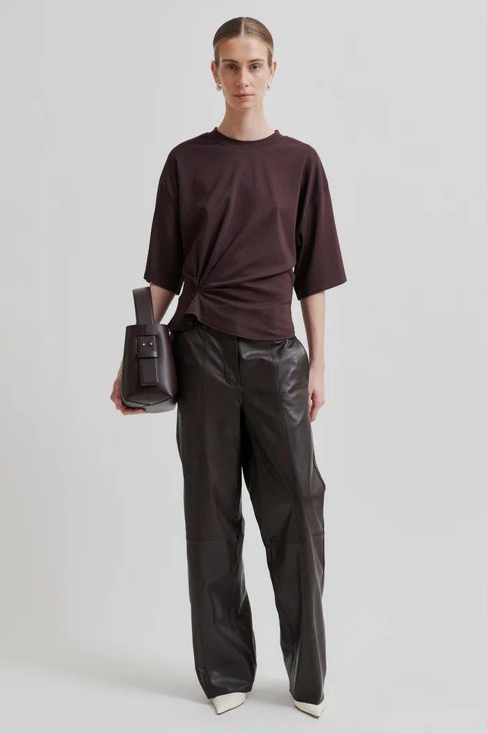 Second Female Missouri Chocolate Plum T-skjorte