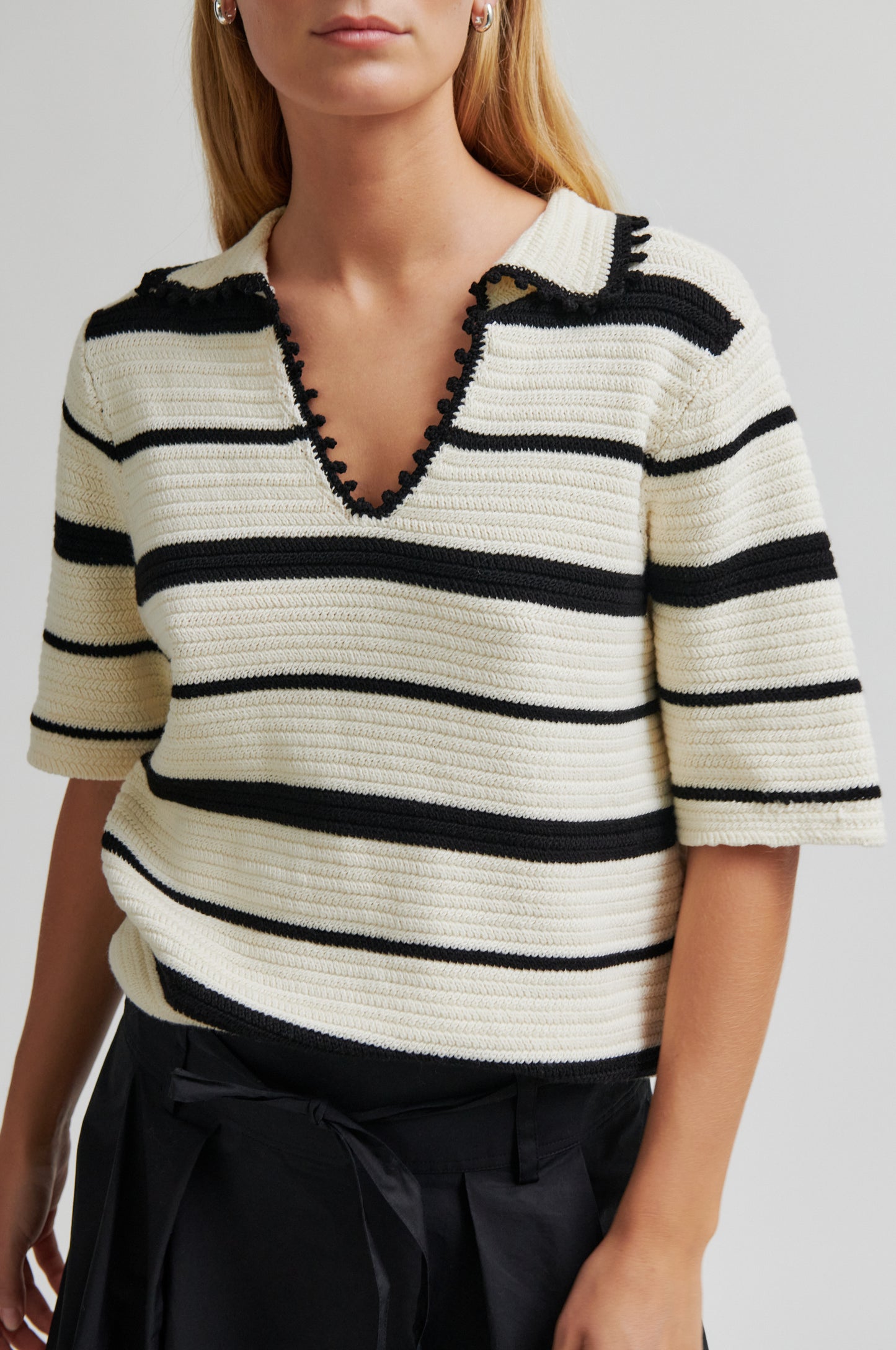 Second Female Susi Knit Collar