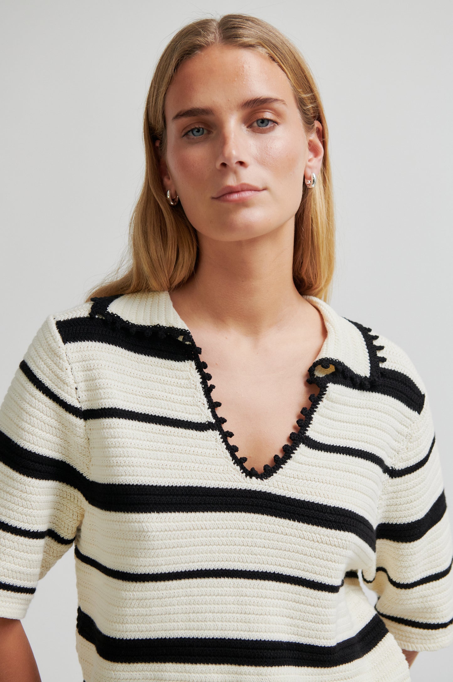 Second Female Susi Knit Collar