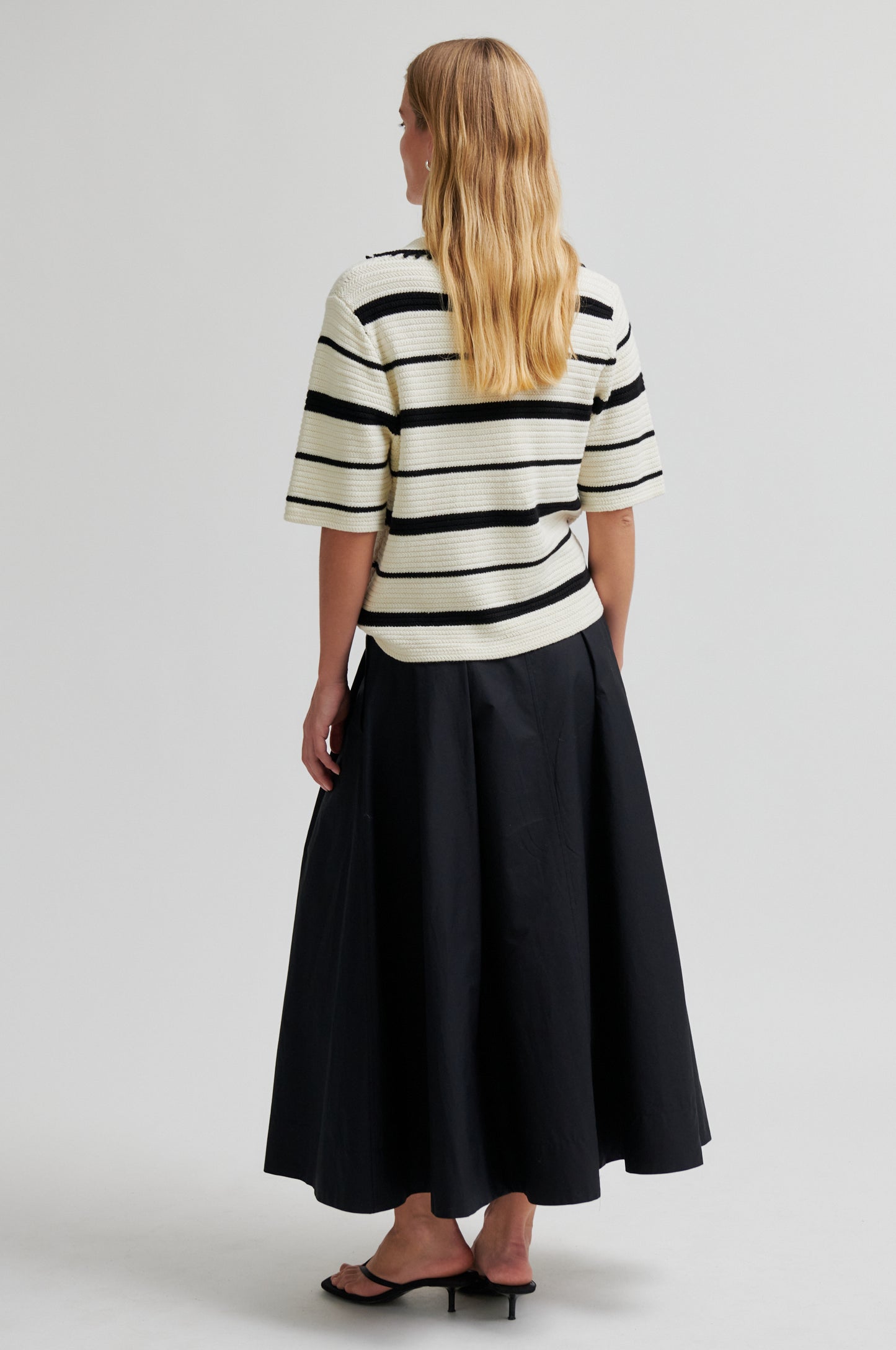 Second Female Susi Knit Collar