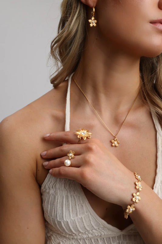 Camilla Øhrling Flower Stunds Earrings