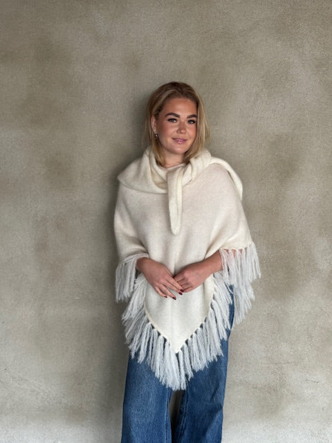 Reve Caroline Poncho Med Frynser Off White