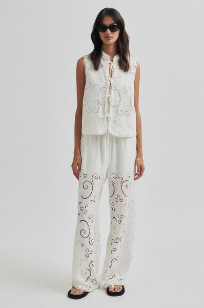 Second Female Vilma Bukse